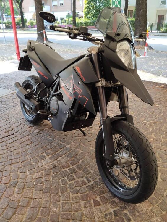 KTM 690 Supermoto (4)