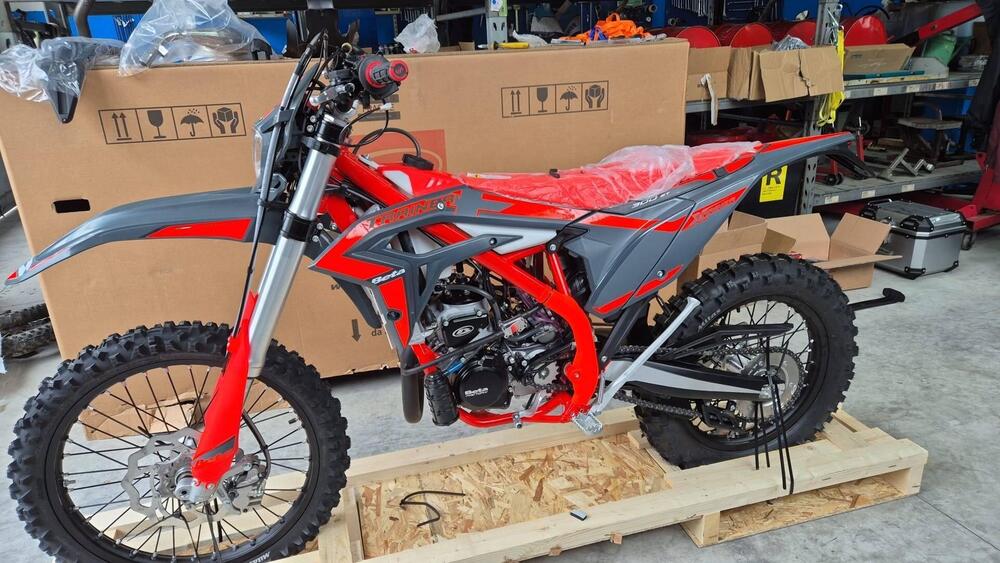 Betamotor Xtrainer 300 2T (2025) (4)