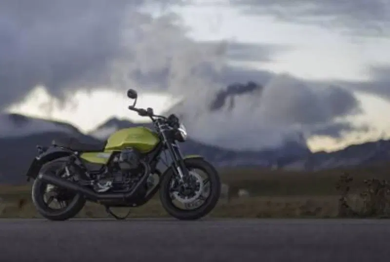 Moto Guzzi V7 Sport (2025 - 26) (3)