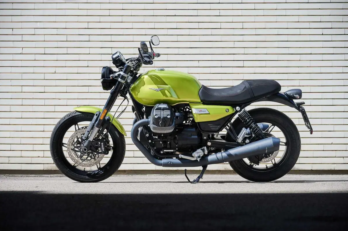 Moto Guzzi V7 Sport (3)