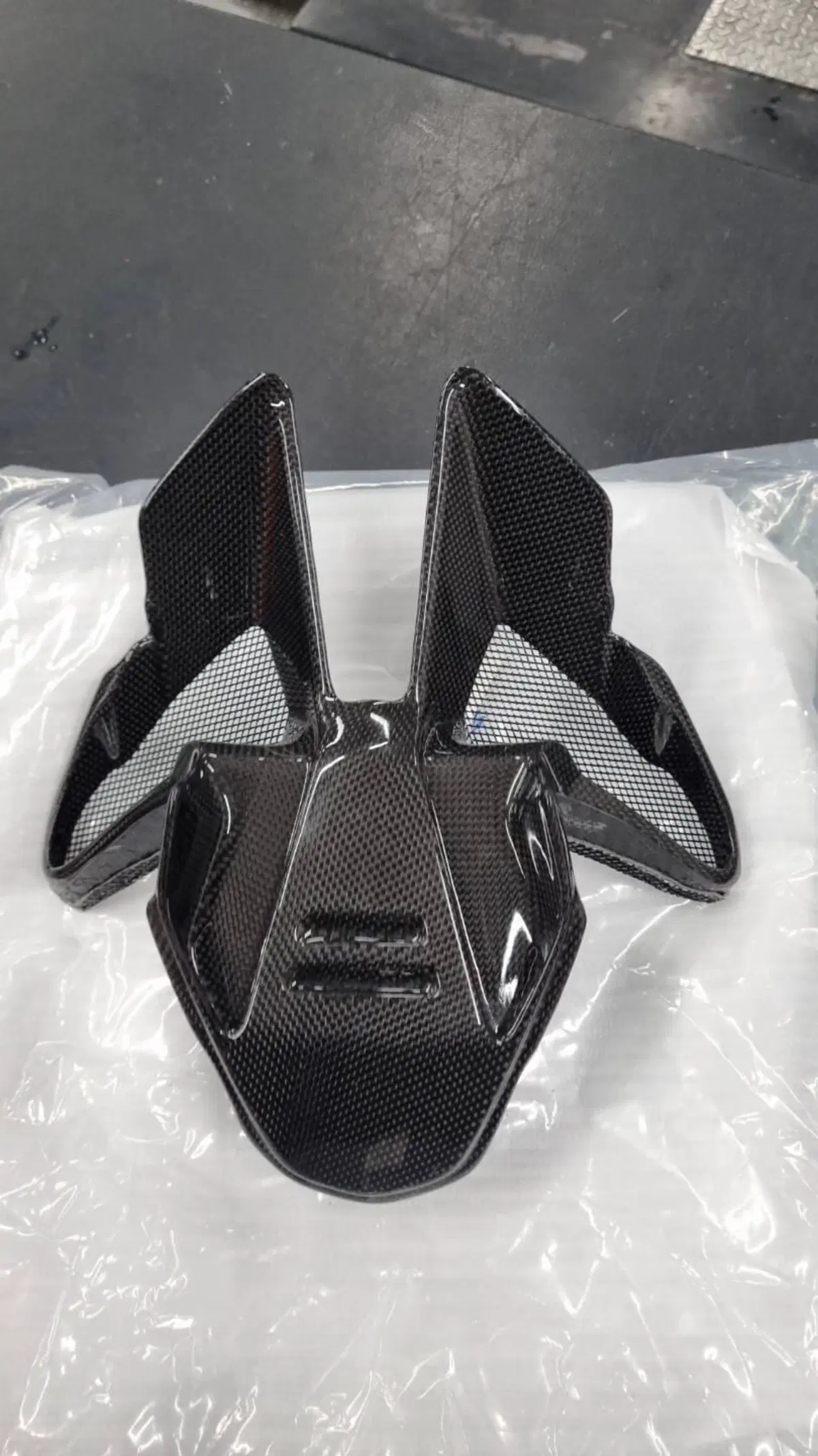 Sottosella carbonio MV Agusta Dragster MY 18/24 (2)