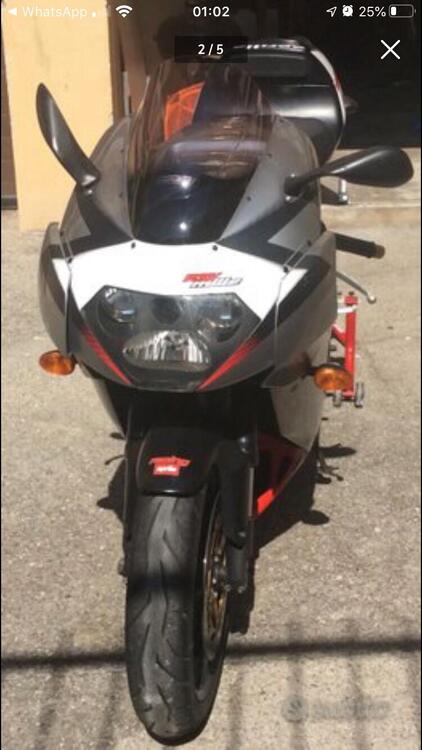 Aprilia RSV 1000 (2002) (2)