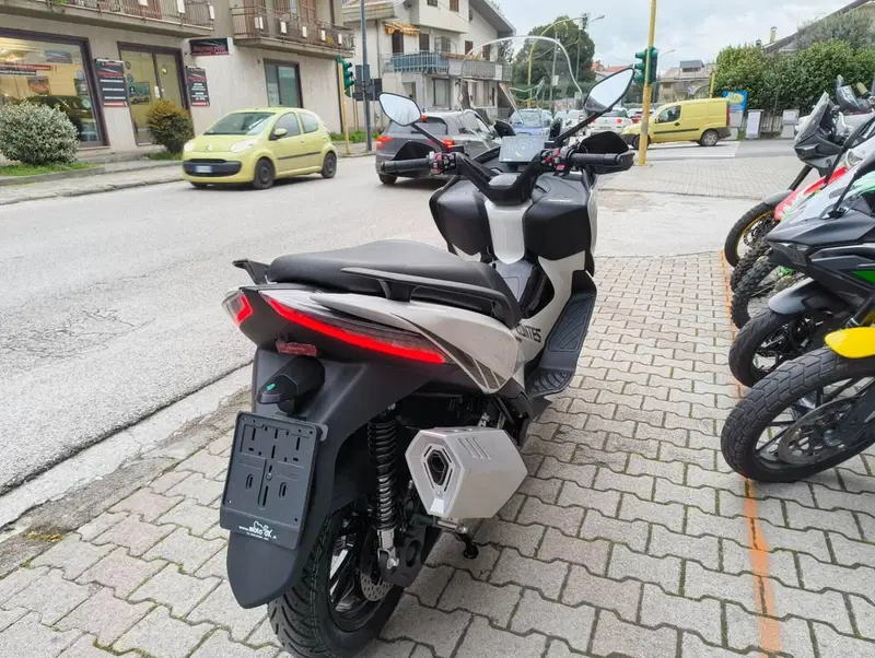 Zontes ZT368-E (2025 - 26) (4)