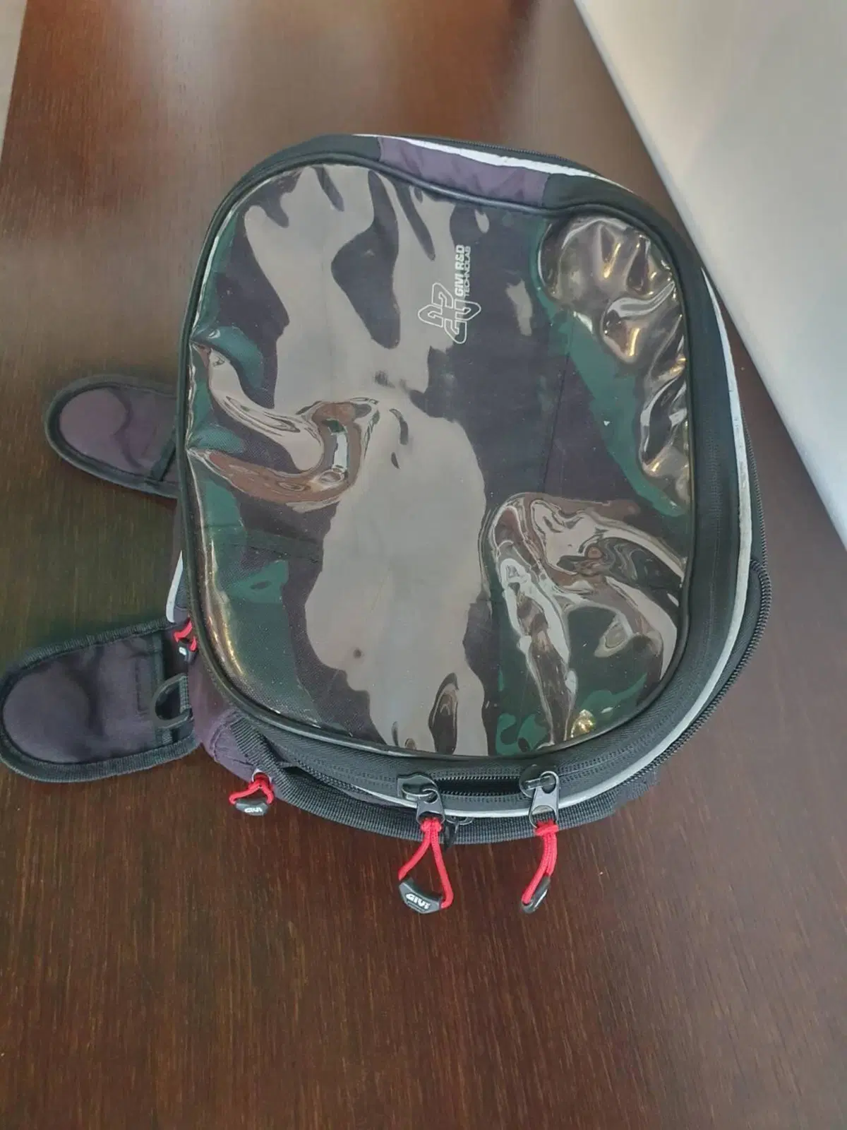 Vendo BORSA MAGNETICA Givi (2)