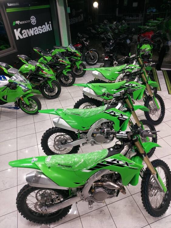 Kawasaki KX 450 (2025) (2)