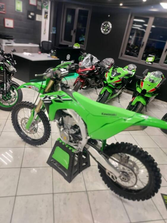Kawasaki KX 250 (2025) (4)
