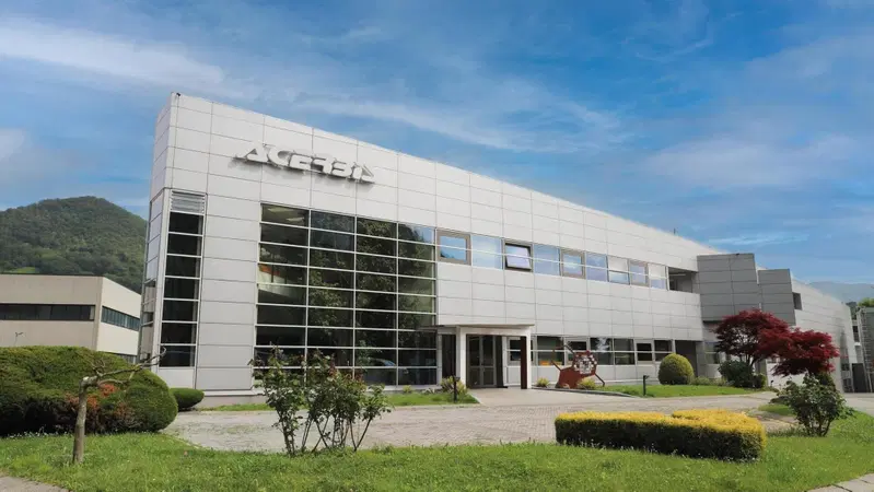 Acerbis acquisisce Bagster