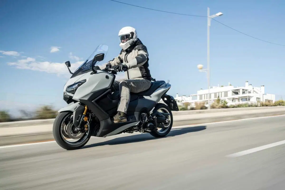 Questione di fede. Abbiamo provato il nuovo TMax Tech Max 2025 TEST [VIDEO]