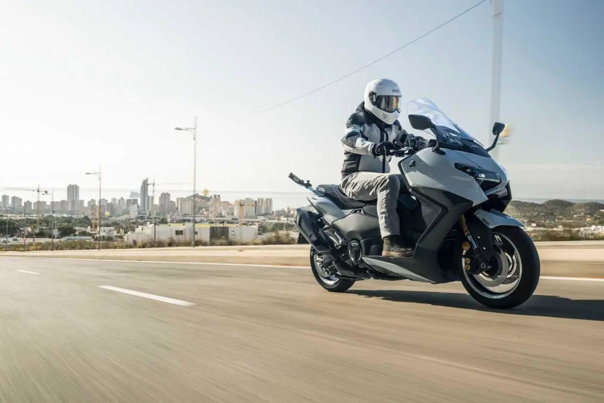 Questione di fede. Abbiamo provato il nuovo TMax Tech Max 2025 TEST [VIDEO] (5)