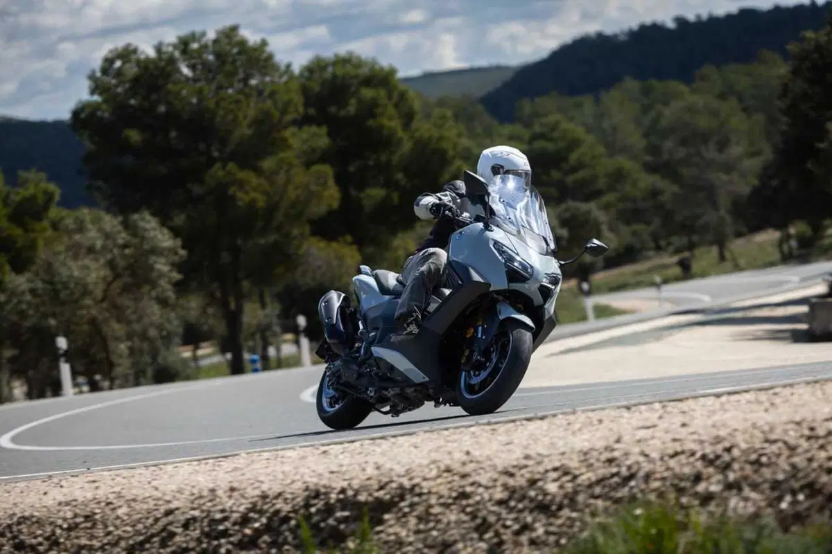 Questione di fede. Abbiamo provato il nuovo TMax Tech Max 2025 TEST [VIDEO] (7)