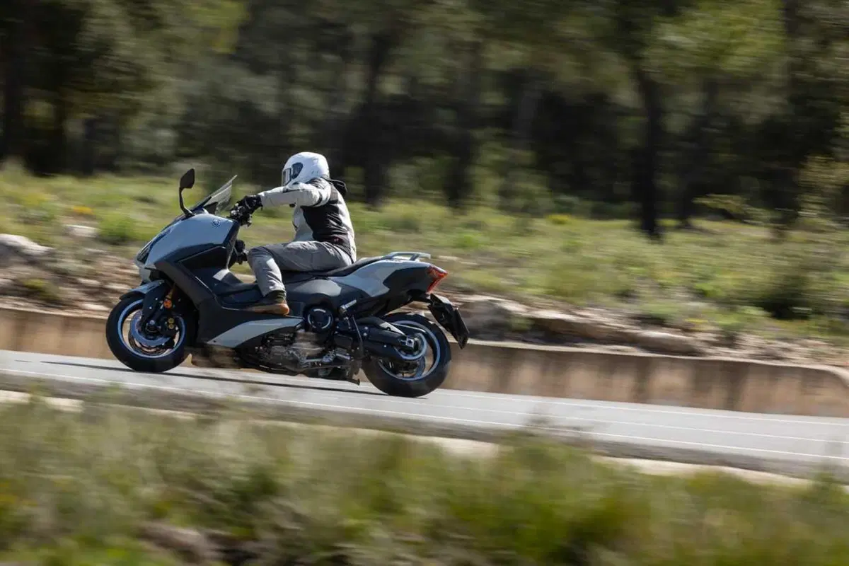 Questione di fede. Abbiamo provato il nuovo TMax Tech Max 2025 TEST [VIDEO] (9)