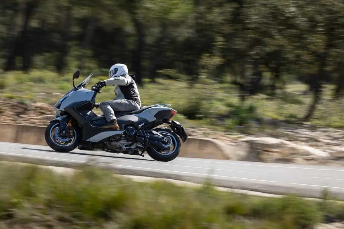Questione di fede. Abbiamo provato il nuovo TMax Tech Max 2025 TEST [VIDEO] (10)
