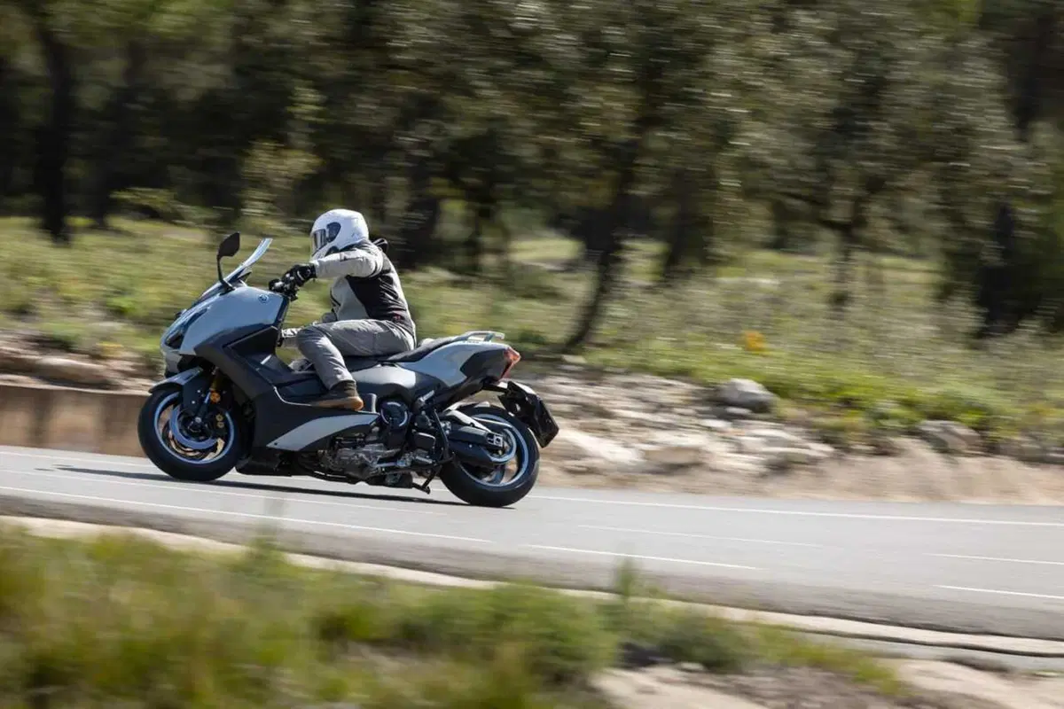 Questione di fede. Abbiamo provato il nuovo TMax Tech Max 2025 TEST [VIDEO] (11)