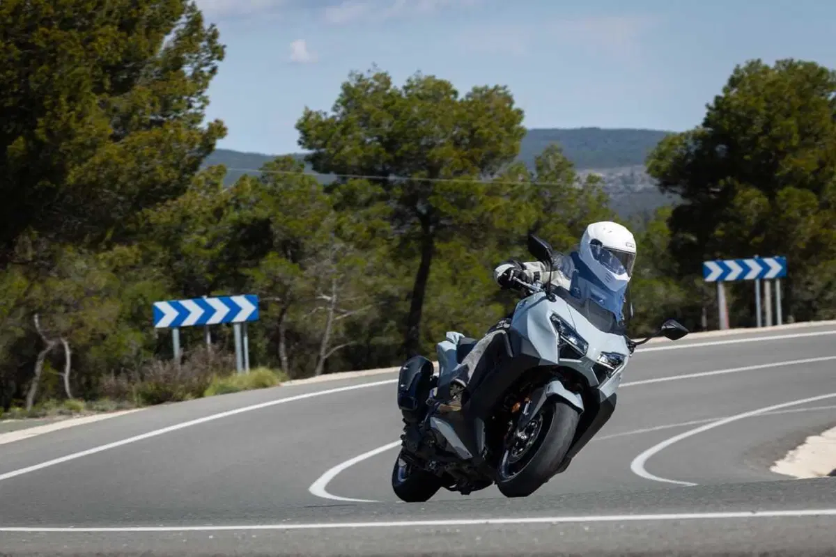 Questione di fede. Abbiamo provato il nuovo TMax Tech Max 2025 TEST [VIDEO] (13)