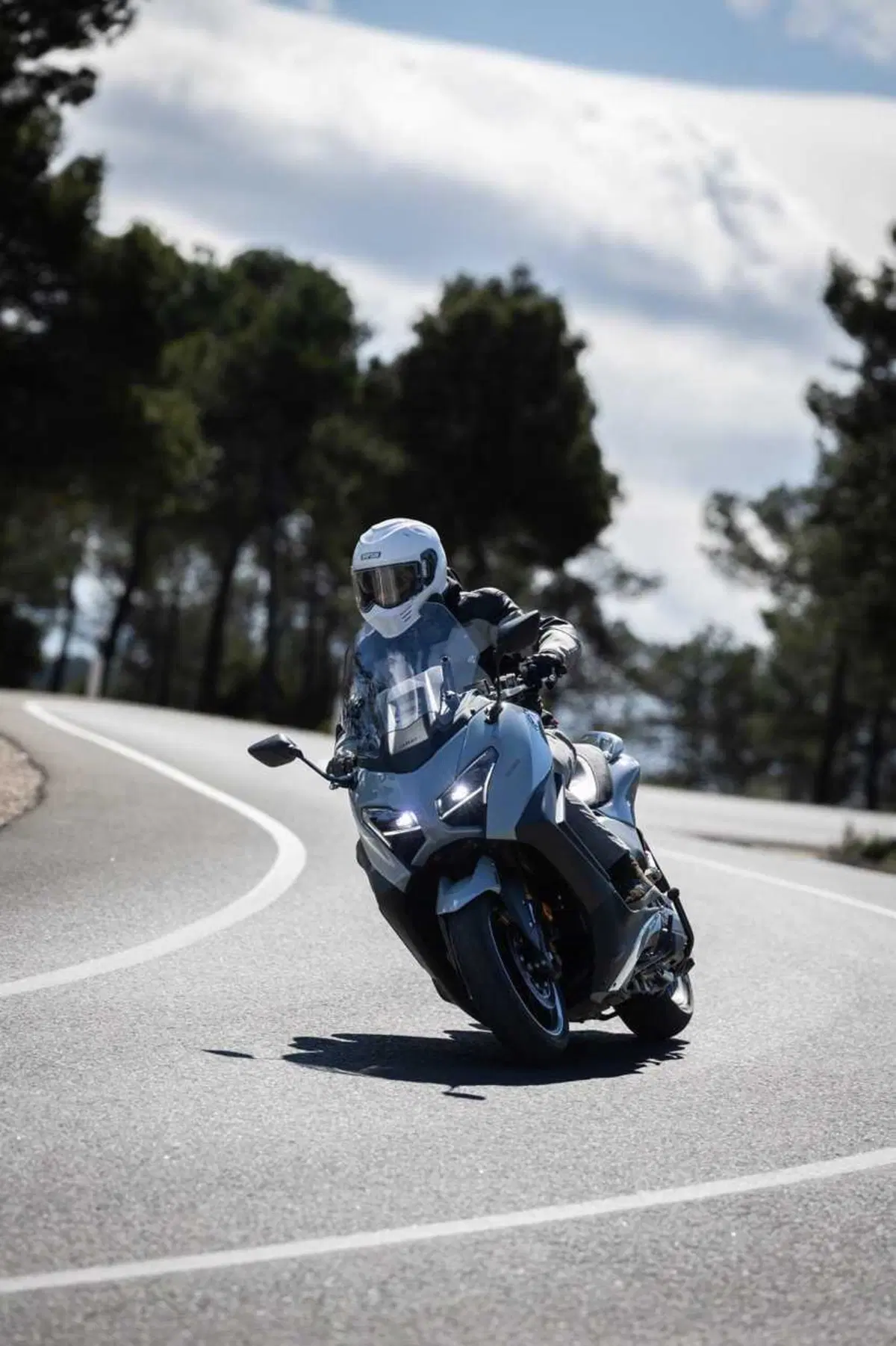 Questione di fede. Abbiamo provato il nuovo TMax Tech Max 2025 TEST [VIDEO] (14)