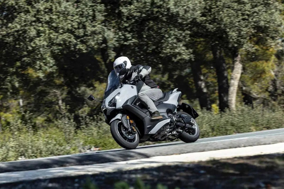 Questione di fede. Abbiamo provato il nuovo TMax Tech Max 2025 TEST [VIDEO] (23)