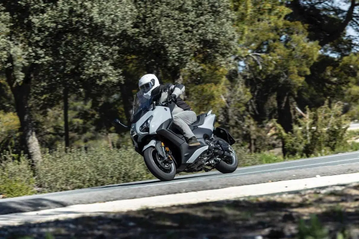 Questione di fede. Abbiamo provato il nuovo TMax Tech Max 2025 TEST [VIDEO] (24)