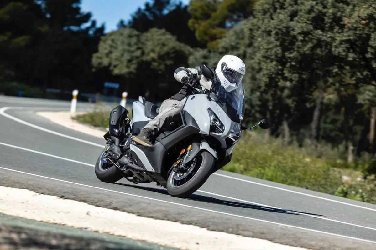 Questione di fede. Abbiamo provato il nuovo TMax Tech Max 2025 TEST [VIDEO] (26)