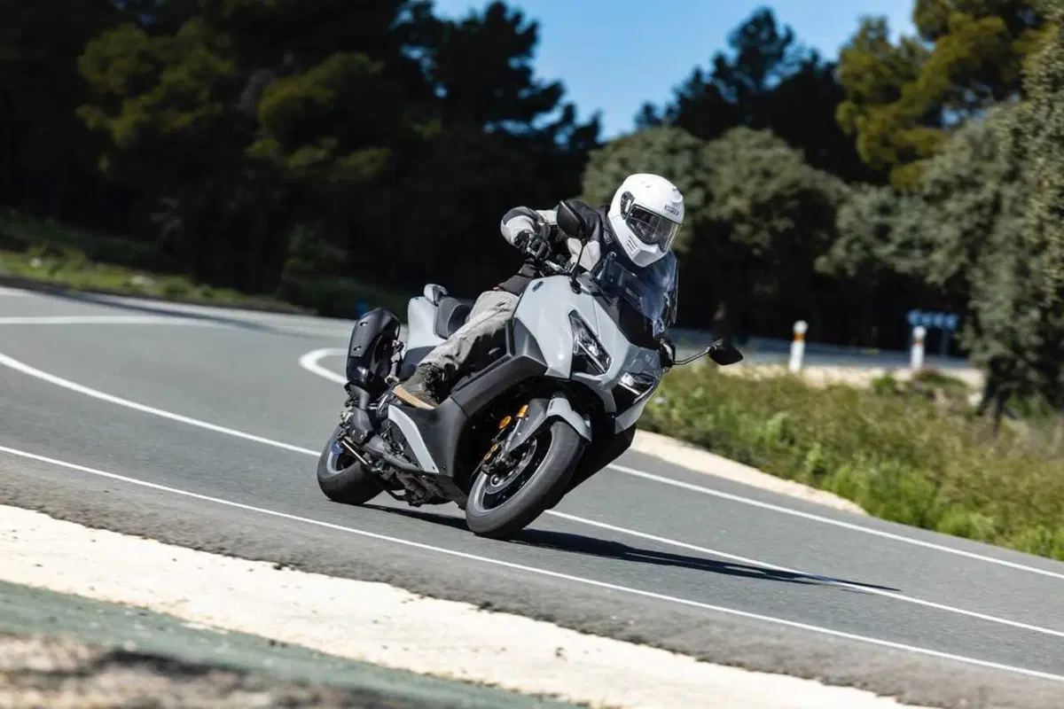 Questione di fede. Abbiamo provato il nuovo TMax Tech Max 2025 TEST [VIDEO] (27)