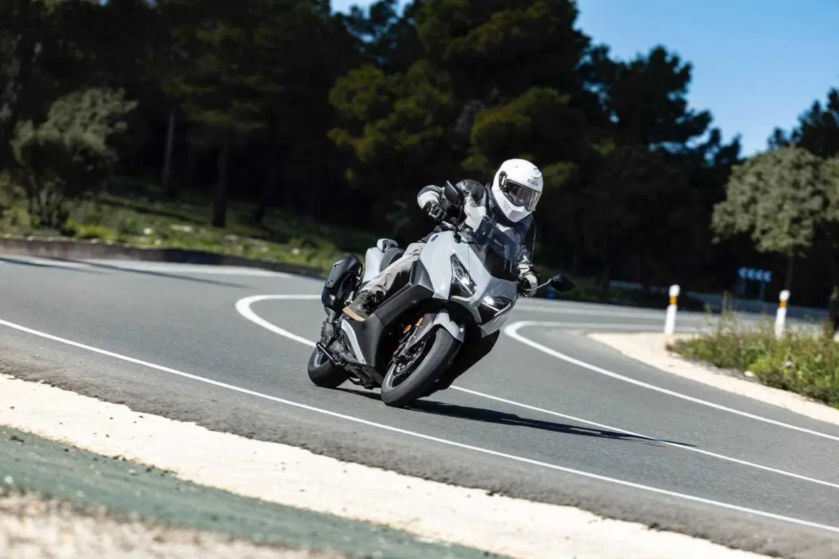 Questione di fede. Abbiamo provato il nuovo TMax Tech Max 2025 TEST [VIDEO] (28)