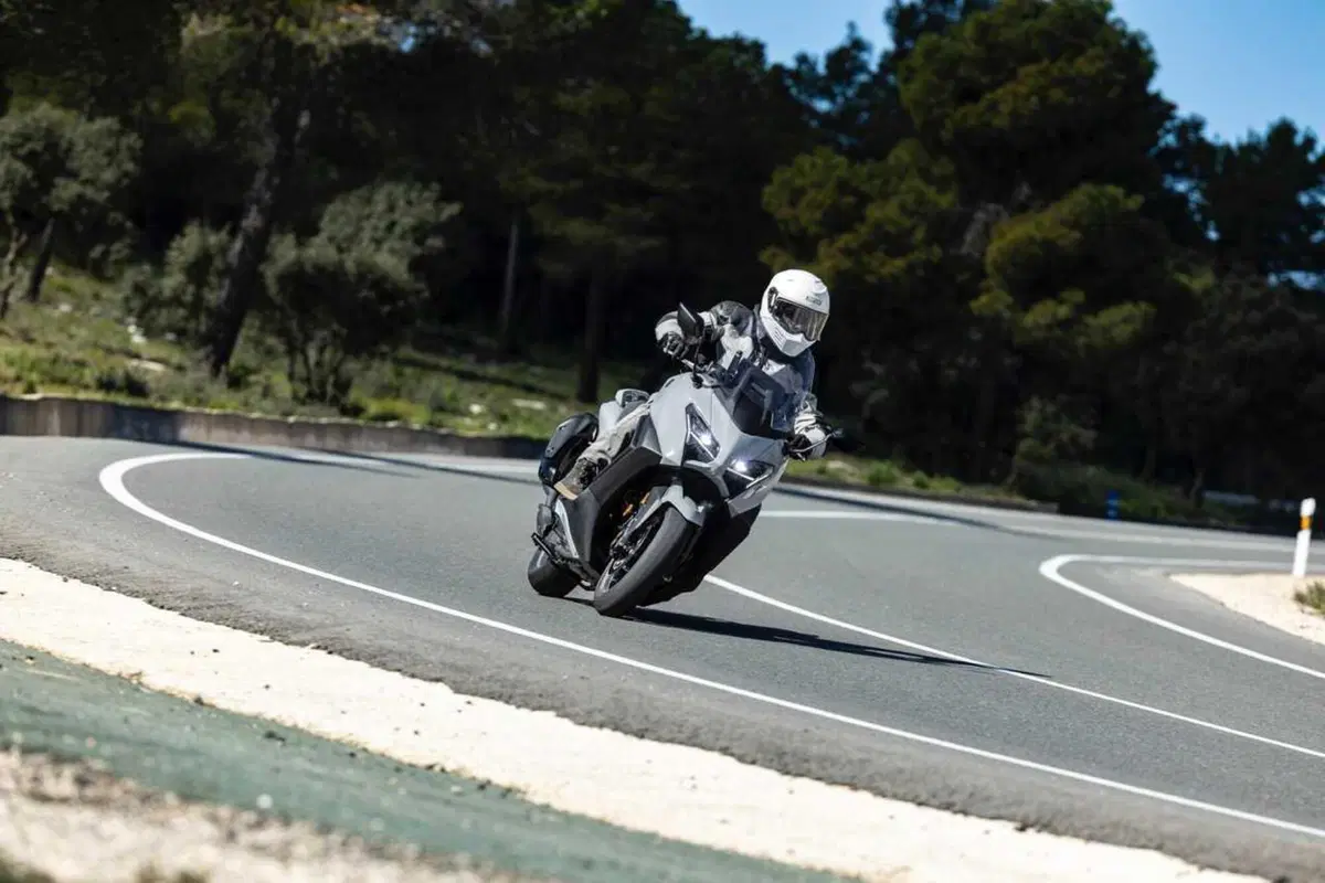 Questione di fede. Abbiamo provato il nuovo TMax Tech Max 2025 TEST [VIDEO] (29)