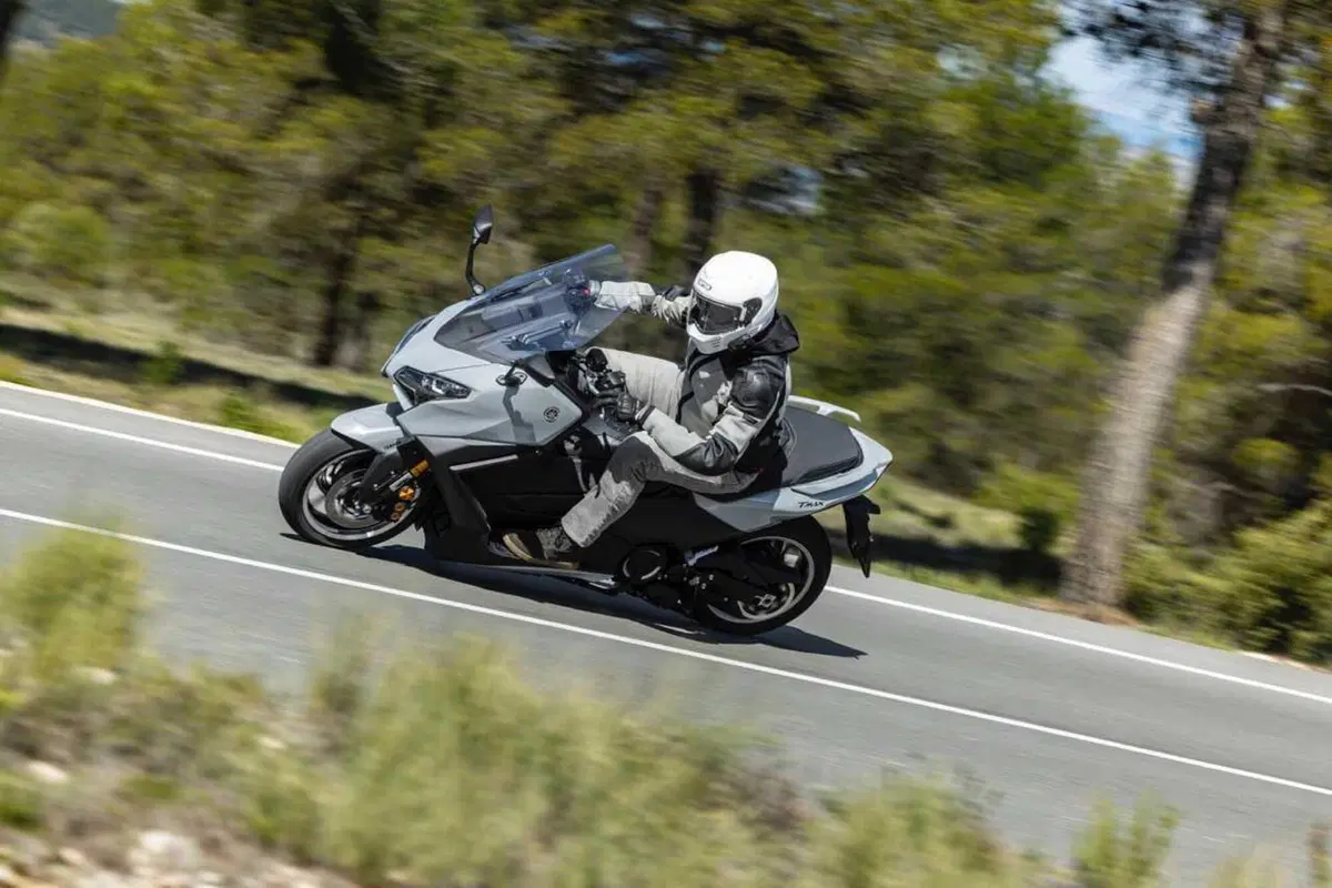 Questione di fede. Abbiamo provato il nuovo TMax Tech Max 2025 TEST [VIDEO] (32)