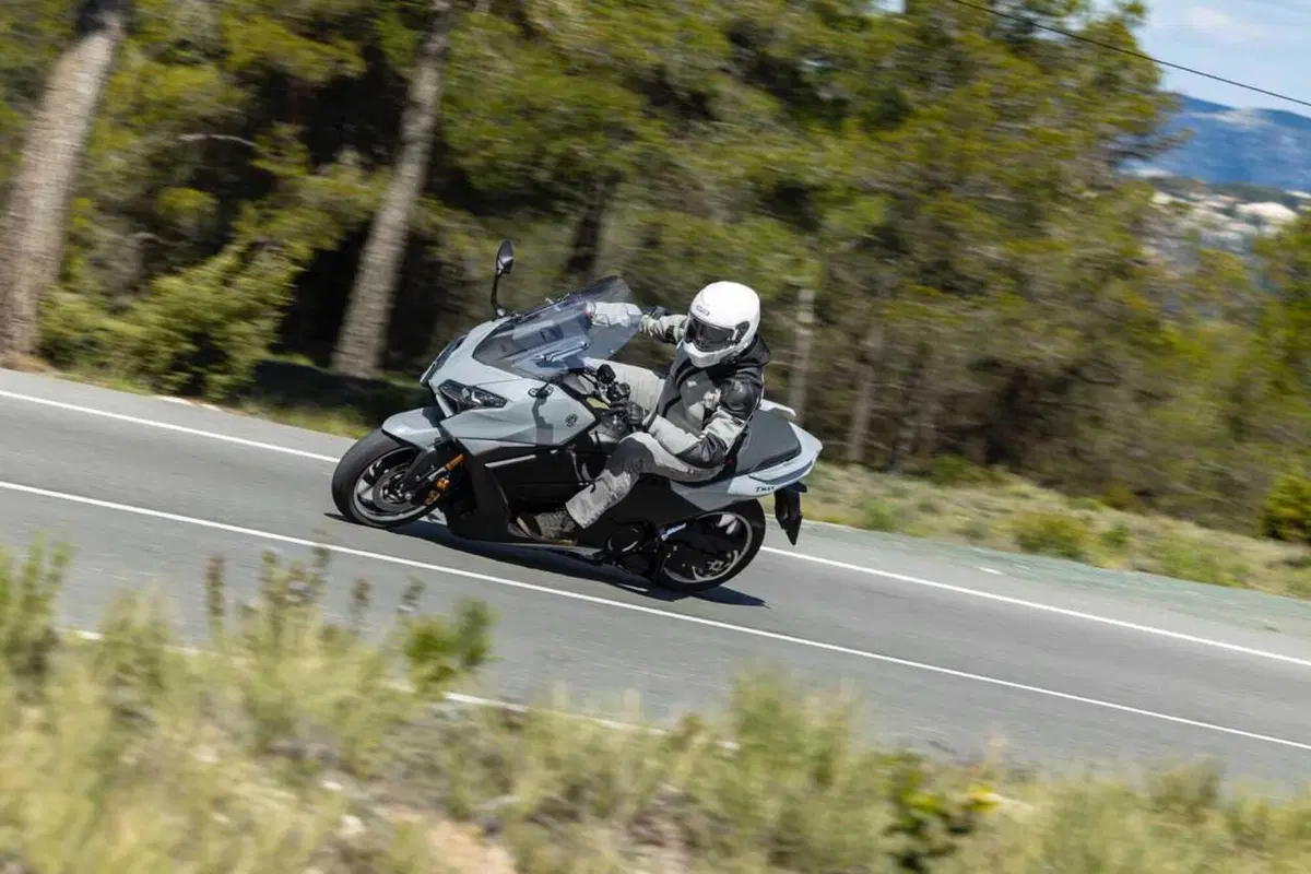 Questione di fede. Abbiamo provato il nuovo TMax Tech Max 2025 TEST [VIDEO] (33)