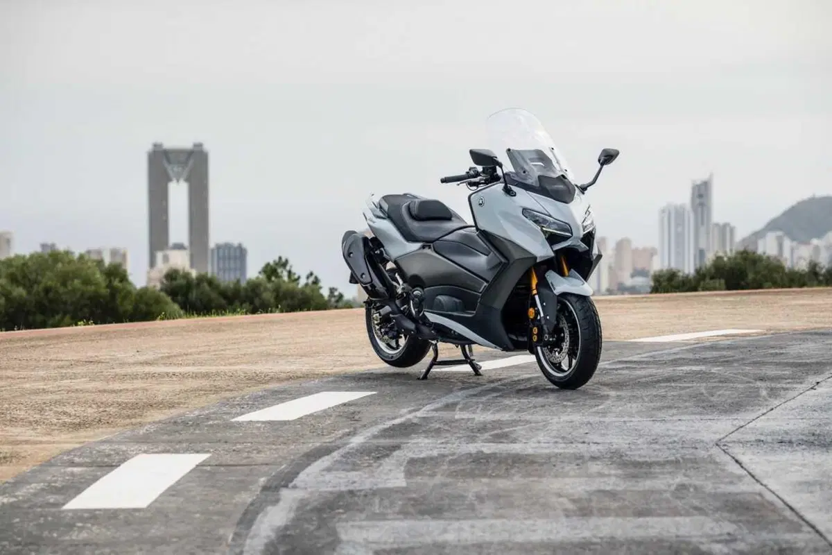 Questione di fede. Abbiamo provato il nuovo TMax Tech Max 2025 TEST [VIDEO] (3)