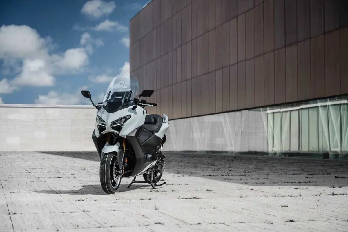 Questione di fede. Abbiamo provato il nuovo TMax Tech Max 2025 TEST [VIDEO] (6)