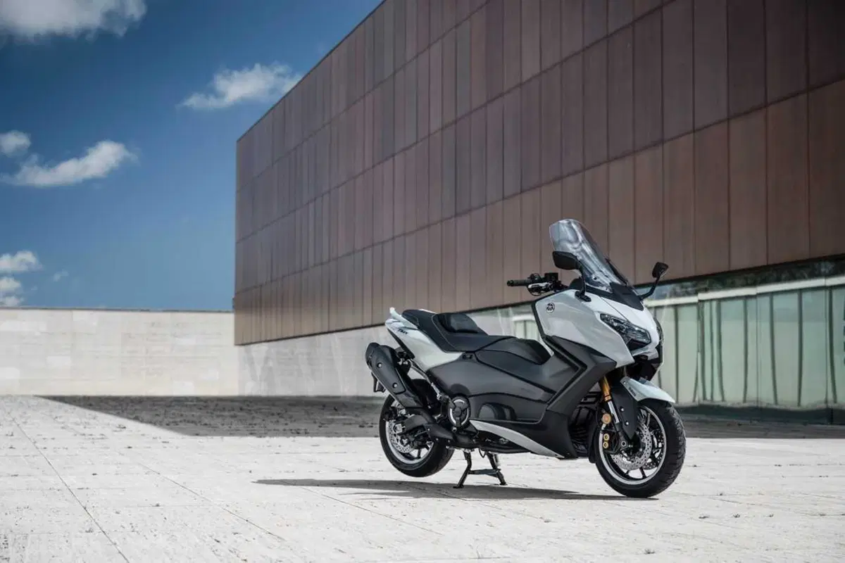 Questione di fede. Abbiamo provato il nuovo TMax Tech Max 2025 TEST [VIDEO] (7)