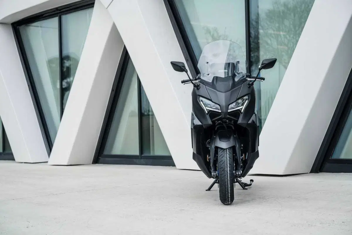 Questione di fede. Abbiamo provato il nuovo TMax Tech Max 2025 TEST [VIDEO] (11)