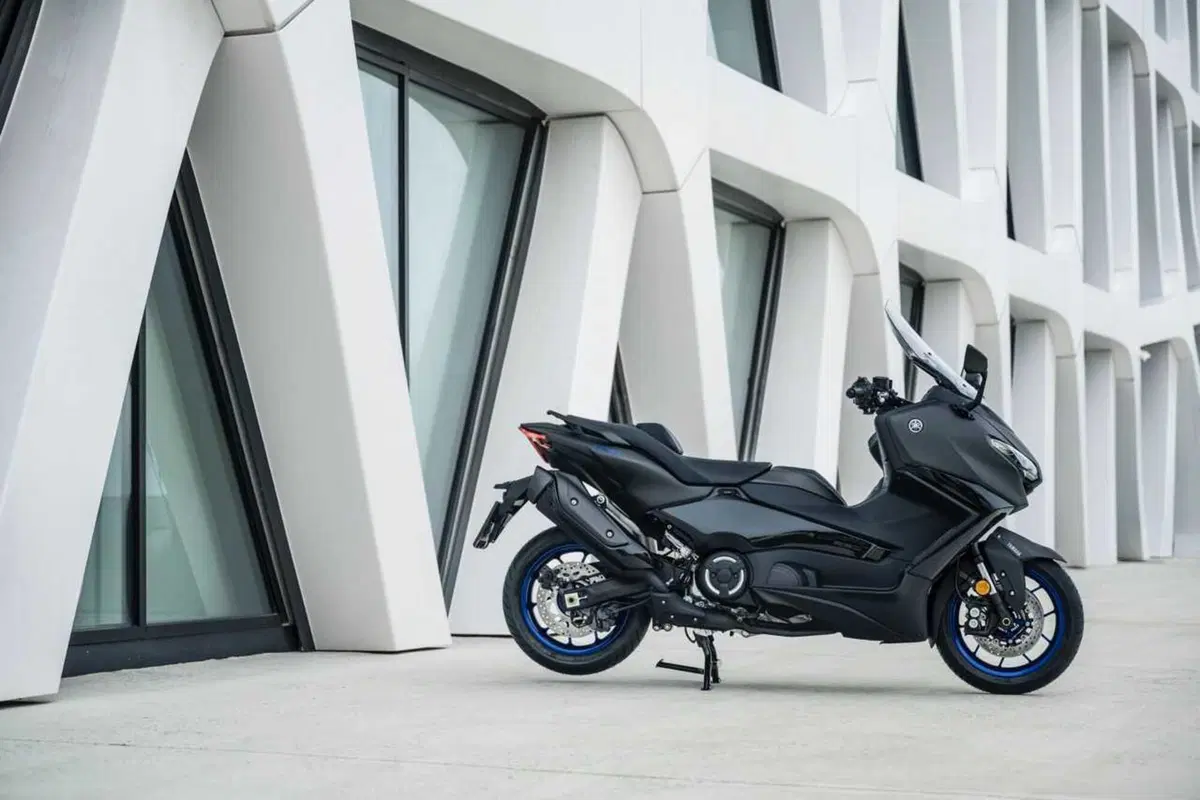 Questione di fede. Abbiamo provato il nuovo TMax Tech Max 2025 TEST [VIDEO] (12)