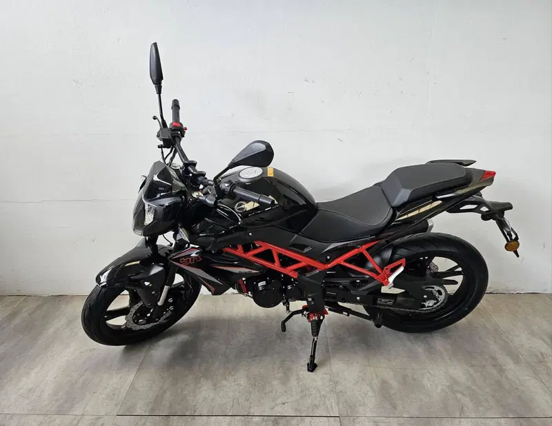 Benelli BN 125 (2021 - 25) (2)