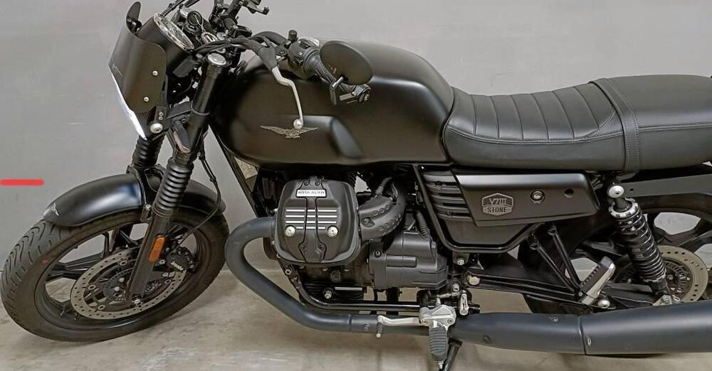 Moto Guzzi V7 III Stone Night Pack (2019 - 20) (5)