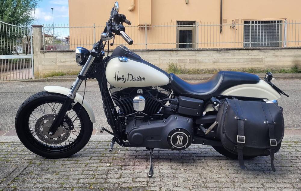 Harley-Davidson 1584 Street Bob (2008 - 15) - FXDB (4)