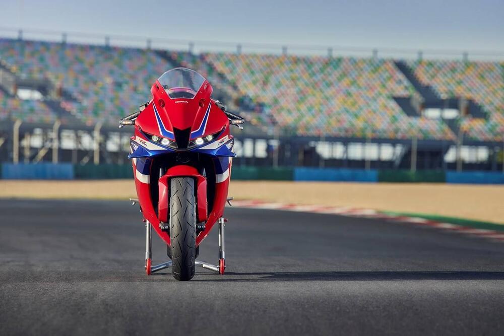 Honda CBR 600 RR (2024 - 25) (4)