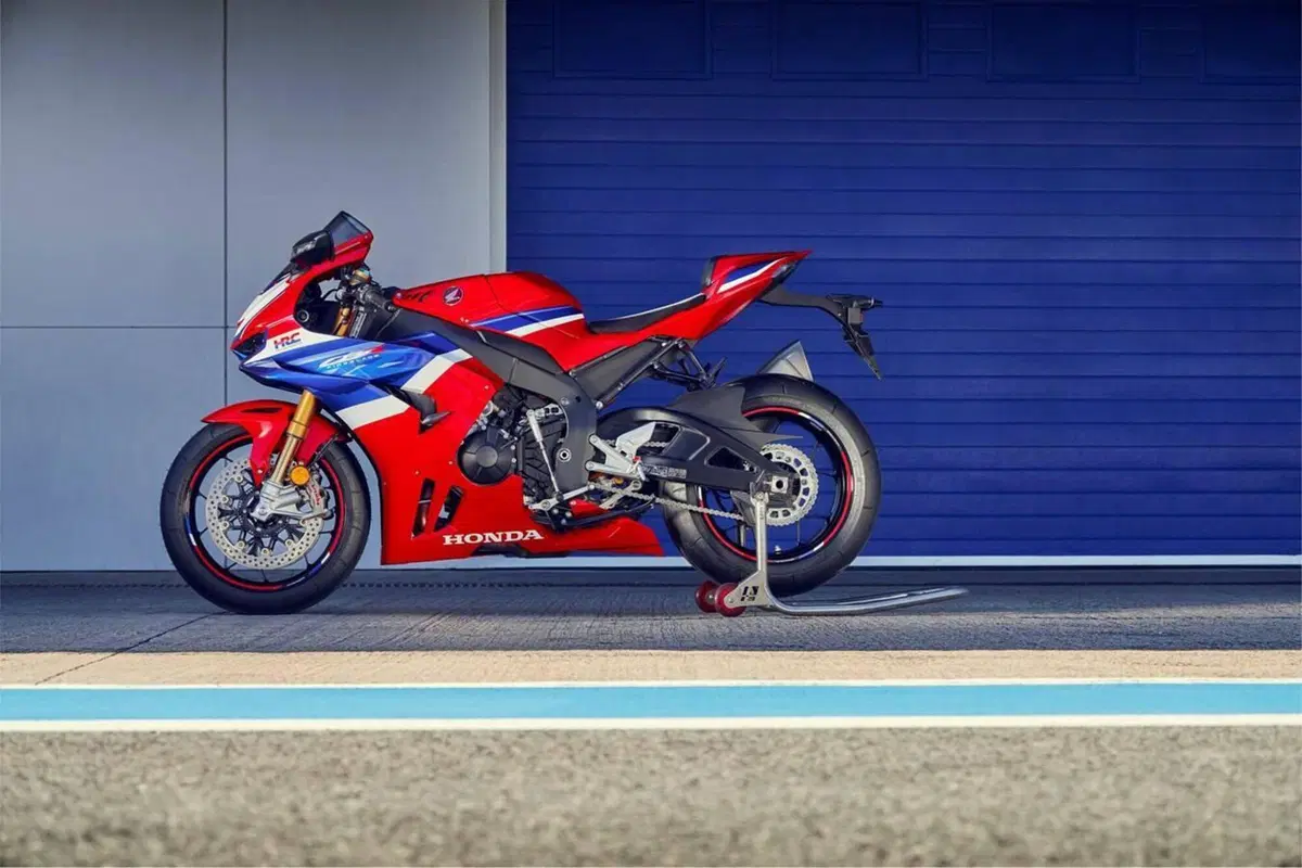 Honda CBR 1000 RR-R Fireblade SP (2024 - 26) (2)