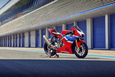 Honda CBR 1000 RR-R Fireblade SP (2024 - 26) nuova