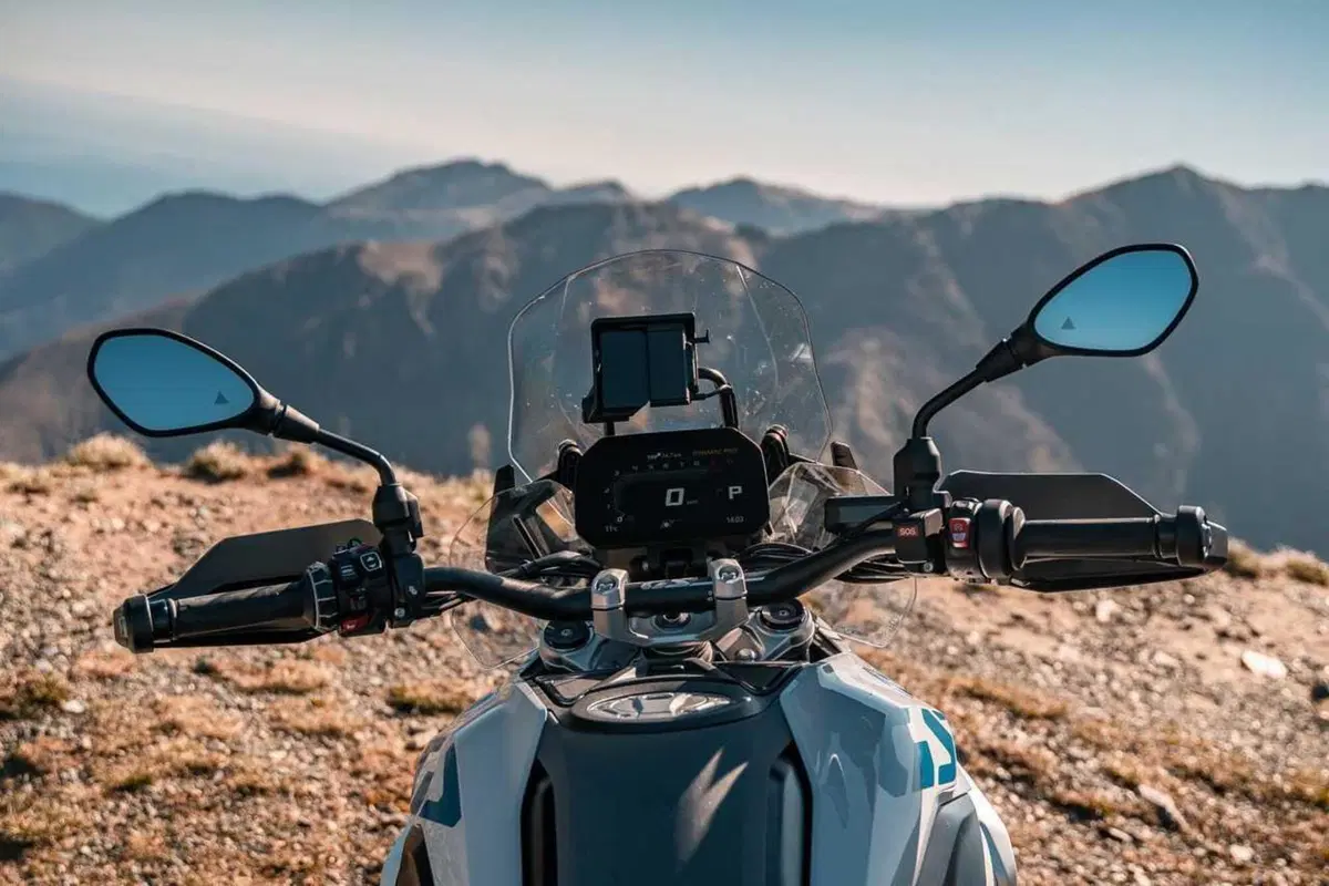 Scambieresti una BMW R 1300 GS con tre Benelli TRK 702X? Comparativa tra le due best-seller! [VIDEO] (5)