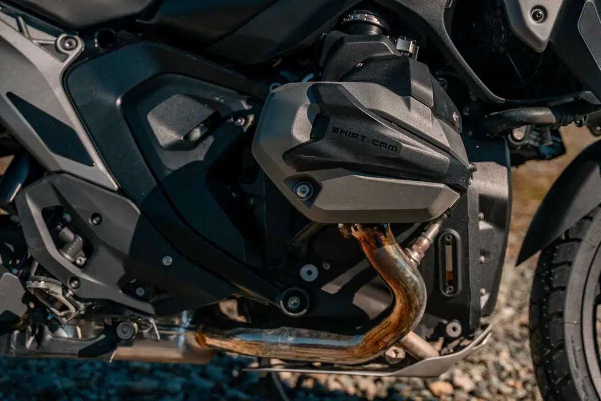 Scambieresti una BMW R 1300 GS con tre Benelli TRK 702X? Comparativa tra le due best-seller! [VIDEO] (14)