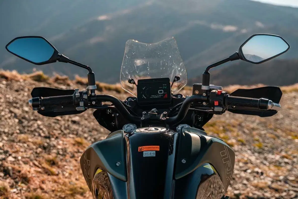 Scambieresti una BMW R 1300 GS con tre Benelli TRK 702X? Comparativa tra le due best-seller! [VIDEO] (86)