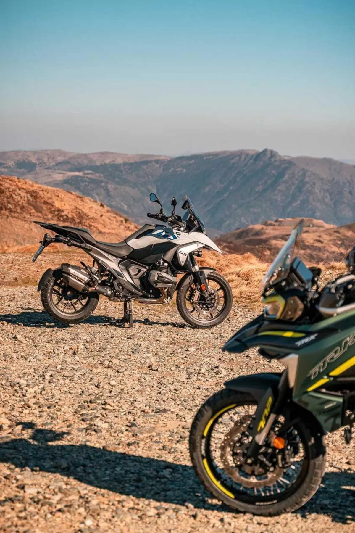 Scambieresti una BMW R 1300 GS con tre Benelli TRK 702X? Comparativa tra le due best-seller! [VIDEO] (98)
