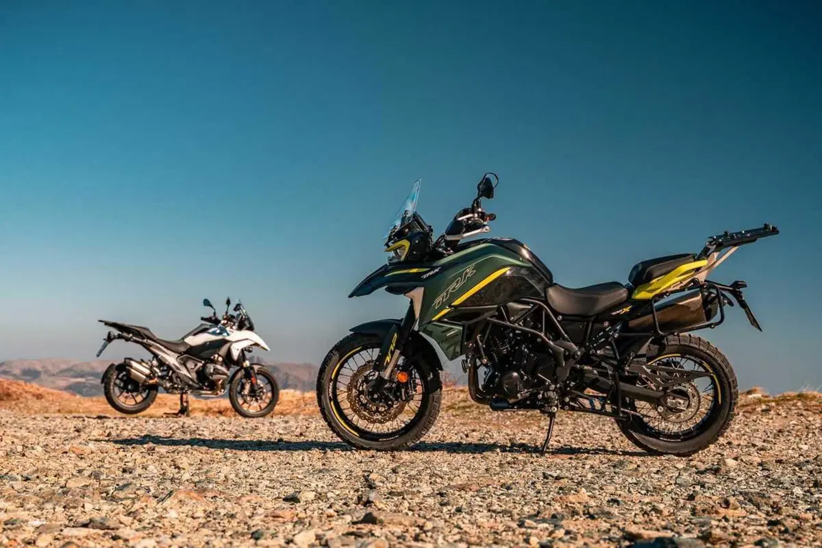 Scambieresti una BMW R 1300 GS con tre Benelli TRK 702X? Comparativa tra le due best-seller! [VIDEO] (99)
