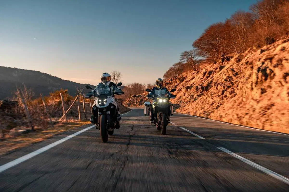 Scambieresti una BMW R 1300 GS con tre Benelli TRK 702X? Comparativa tra le due best-seller! [VIDEO] (116)