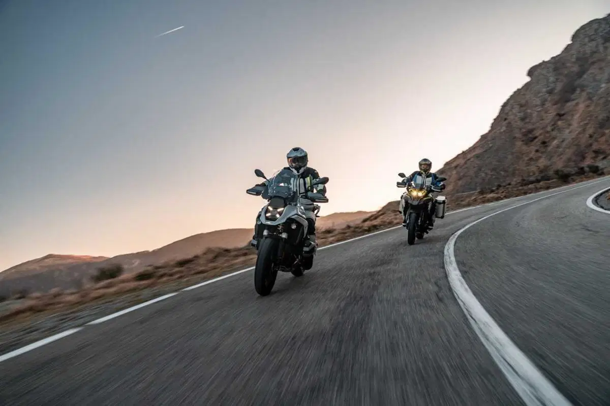 Scambieresti una BMW R 1300 GS con tre Benelli TRK 702X? Comparativa tra le due best-seller! [VIDEO] (128)