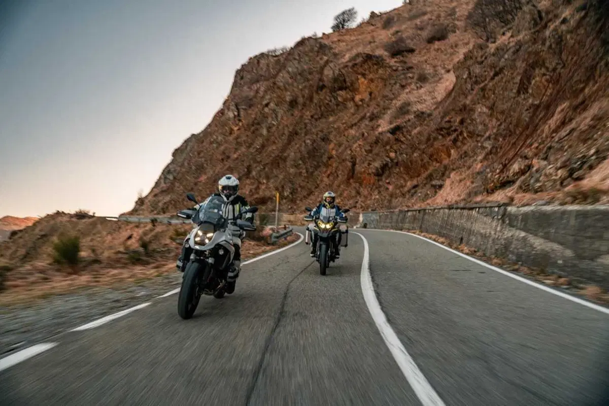 Scambieresti una BMW R 1300 GS con tre Benelli TRK 702X? Comparativa tra le due best-seller! [VIDEO] (134)
