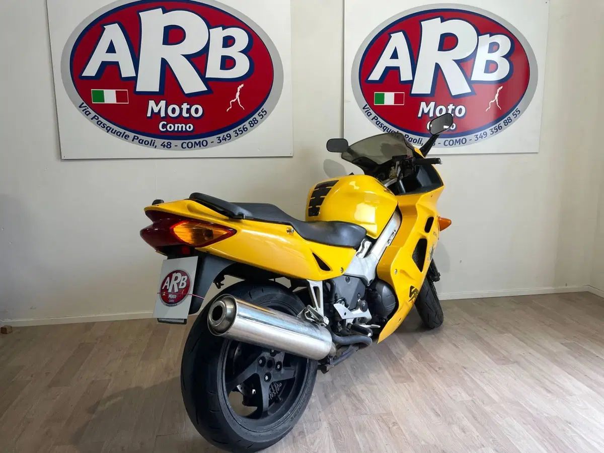 Honda VFR 800 (1998 - 01) (4)