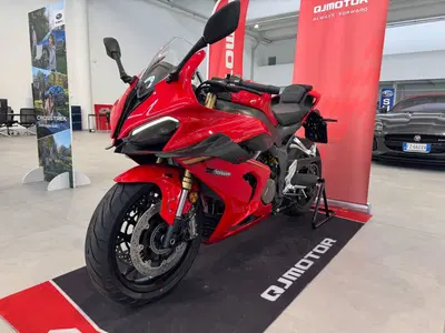 QJ Motor SRK 800 RR (2024) nuova