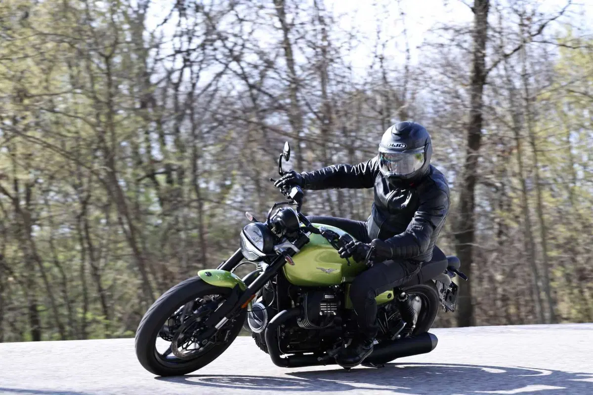 Moto Guzzi V7 Sport