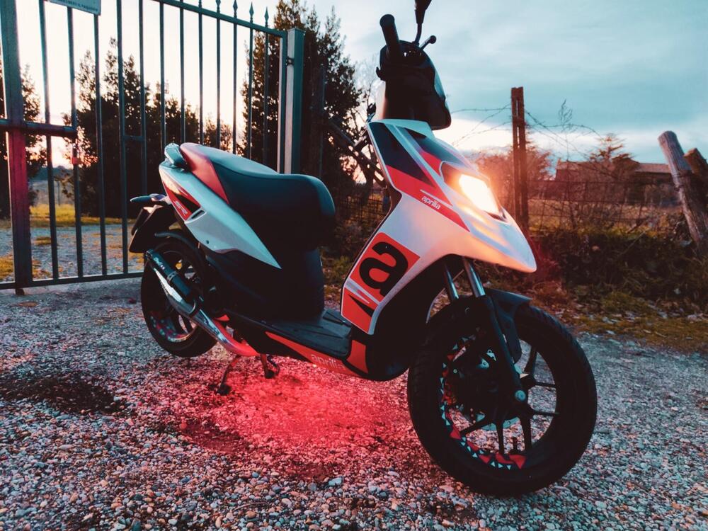 Aprilia SR 50 Motard 2T (2018 - 20)
